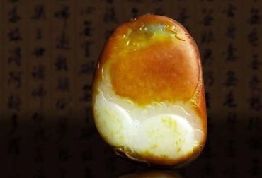 和田玉籽料秋梨皮价格 和田玉籽料秋梨皮值钱吗 和田玉籽料秋梨皮价格 和田玉籽料秋梨皮值钱吗