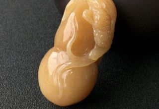 和田玉糖色越深越好吗 带糖色和田玉值钱吗
