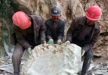 和田玉原料那里开采的 和田玉原料产状的基础知识