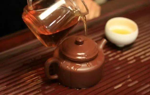 紫砂茶壶怎么养    紫砂茶壶的注意事项