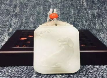 和田玉挂坠多少钱呢 买和田玉挂坠如何看好坏