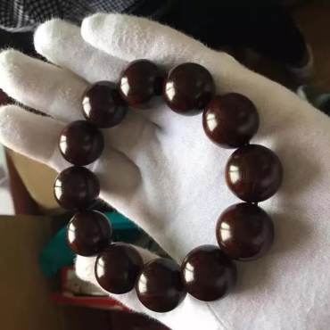 小叶紫檀手串怎么鉴别真假   小叶紫檀手串怎么鉴别