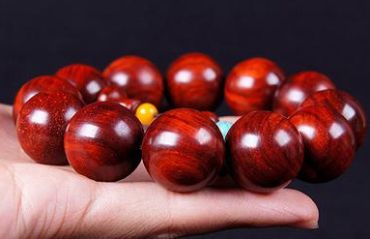 紫檀木手链怎么挑选   紫檀木手链挑选方法