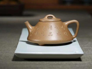 底槽清紫砂壶图片    底槽清紫砂壶特点