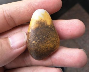 和田玉籽料原石 和田玉籽料原石售价是多少