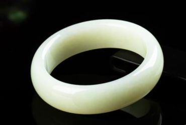 真正羊脂玉照片手镯 羊脂玉手镯价格及图片 真正羊脂玉照片手镯 羊脂玉手镯价格及图片