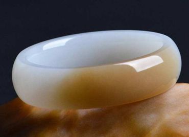 真正羊脂玉照片手镯 羊脂玉手镯价格及图片 真正羊脂玉照片手镯 羊脂玉手镯价格及图片