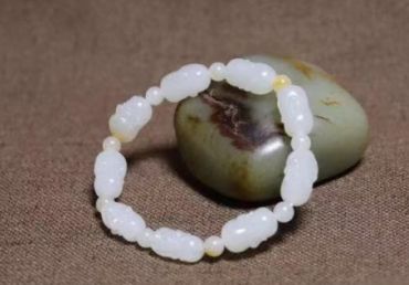 和田玉手链图片大全  和田玉手链图片价格是多少