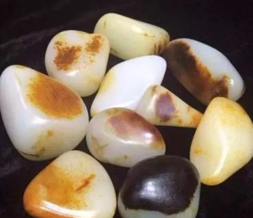 和田玉的籽料和山料有什么区别 新手必看知识