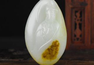 和田玉籽料带皮好还是没有皮的好 哪个更值钱
