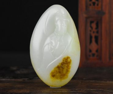 和田玉籽料带皮好还是没有皮的好 哪个更值钱