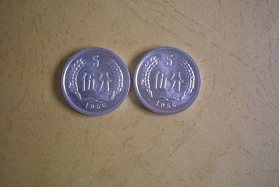 56年五分硬币全新的价格是多少   56年五分硬币有价值吗
