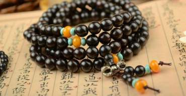 黑檀手串怎么盘玩 黑檀手串盘玩方法步骤是什么