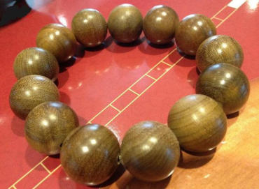 金丝楠乌木手串怎么盘   金丝楠乌木手串盘玩方法