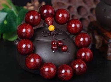 如何盘小叶紫檀手串   小叶紫檀手串 盘玩