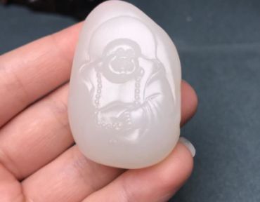 和田玉佛吊坠寓意以及佩戴注意事项 和田玉佛吊坠寓意以及佩戴注意事项