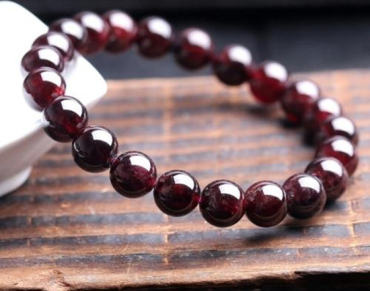 红石榴手串图片介绍  红石榴手串的功效