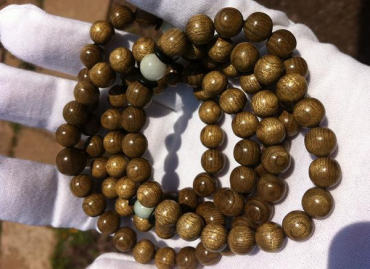 金丝楠乌木手串怎么盘   金丝楠乌木手串盘玩方法