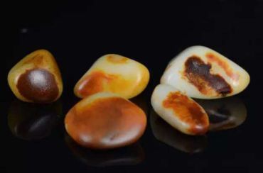 和田玉籽料识别 和田玉籽料识别注重观察这几点