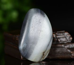 青花籽料和田玉 青花籽料和田玉价格多少