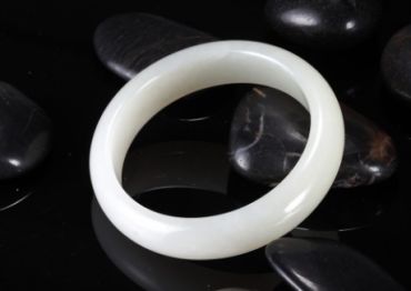 和田玉手镯怎么保养 必懂的和田玉手镯保养常识 和田玉手镯怎么保养 必懂的和田玉手镯保养常识