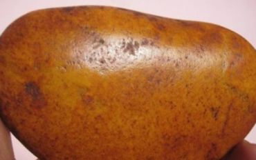 黄沁籽料和田玉 黄沁籽料和田玉价格