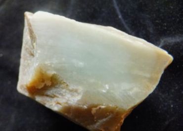 和田玉山料和籽料的价格分别是多少钱一克及图片 和田玉山料和籽料的价格分别是多少钱一克及图片