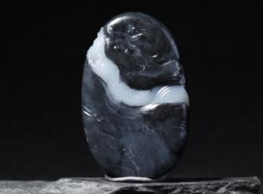 和田玉里有黑色的丝丝是什么情况 和田玉黑色的丝丝 和田玉里有黑色的丝丝是什么情况 和田玉黑色的丝丝