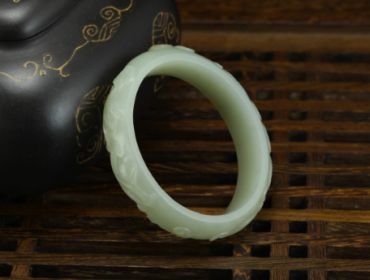 和田玉手镯戴久了颜色变暗咋办 和田玉手镯戴久了颜色会变 和田玉手镯戴久了颜色变暗咋办 和田玉手镯戴久了颜色会变