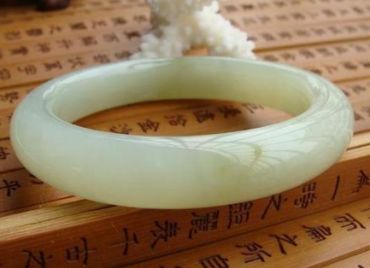 和田玉和岫玉区别 和田玉和岫玉的区别如何判断