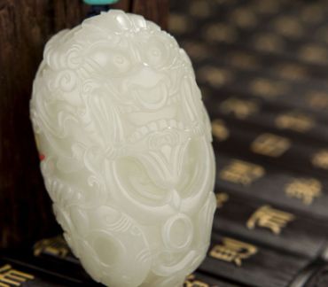 和田玉颜色发灰是哪里的料 和田玉颜色发灰好吗