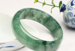 怎么鉴定翡翠手镯 翡翠手镯辨别
