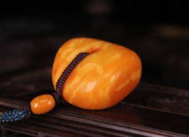 蜜蜡脏了缝隙怎么清洗 蜜蜡的清洗保养