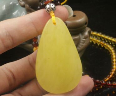 蜜蜡主要产自于哪个国家的   世界上出蜜蜡最多的国家是哪个？