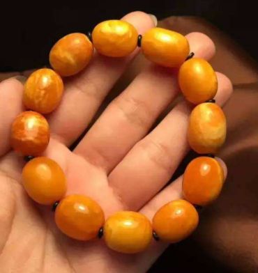 树脂合成蜜蜡有什么危害   怎么鉴别树脂蜜蜡