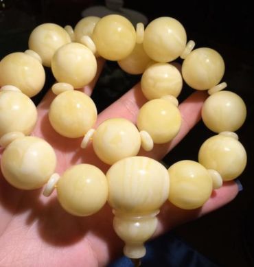 蜜蜡盘久了会有什么变化   蜜蜡怎么盘玩