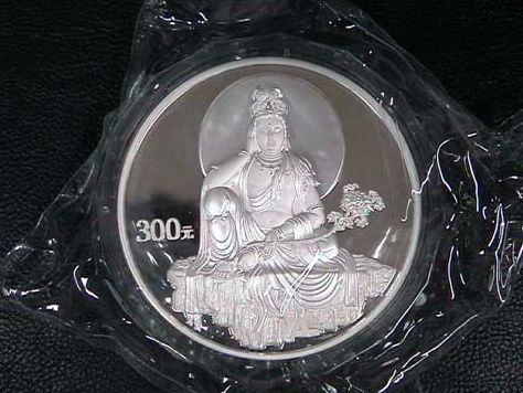 观音公斤银币发行时的价格   2004年观音1公斤银币真品图片