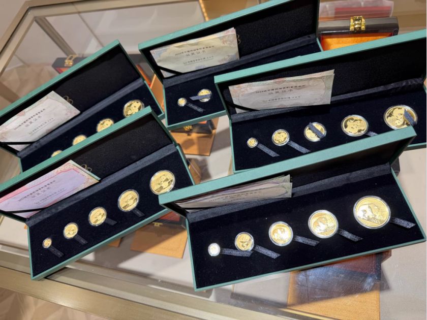 2011年熊猫金币套装价格多少钱？2026最新回收行情及正规变现渠道