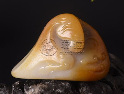 翡翠的颜色 翡翠颜色深好还是浅好