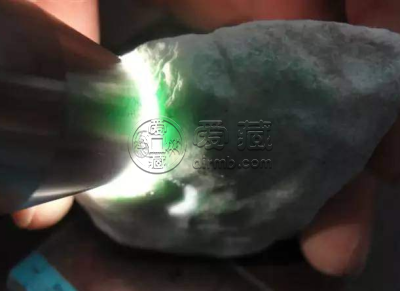 翡翠原石怎么鉴别 四看辨真伪