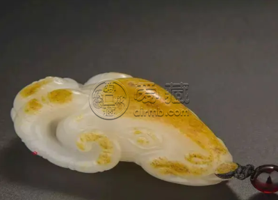 和田玉籽料带皮 和田玉籽料带皮的好还是不带皮的好