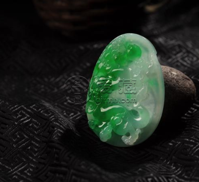 天然翡翠的价格 天然翡翠的价格和分类