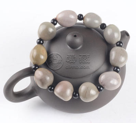 月亮子手串如何保養(yǎng)，月亮子手串保養(yǎng)方法