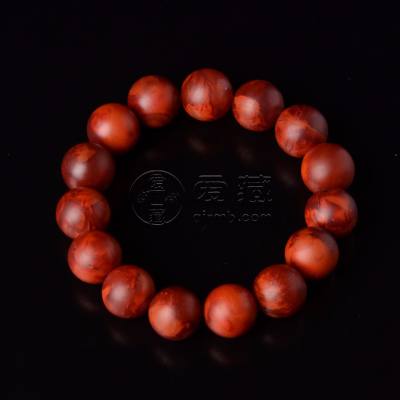 南红手串有什么作用？南红手串的功效与作用