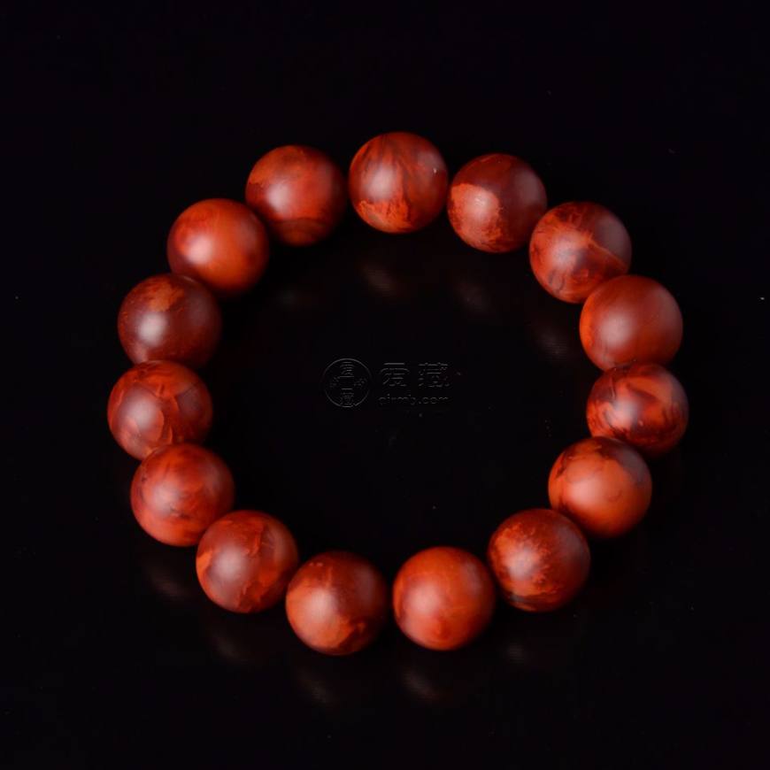 南紅手串有什么作用？南紅手串的功效與作用