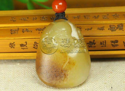 和田玉黄沁籽料 “黄沁”指的是什么