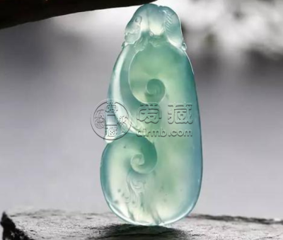 蓝水翡翠图片 蓝水翡翠价格及图片