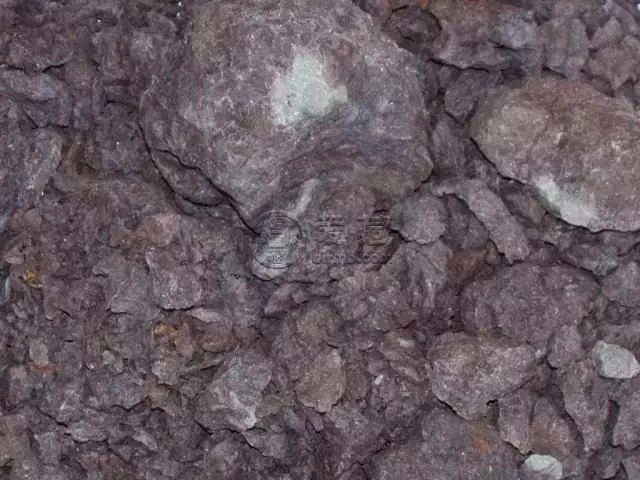 底槽清泥料與清水泥料有什么區(qū)別？底槽清泥料辨識(shí)技巧