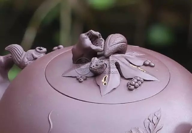 紫砂壶型之松鼠葡萄壶，松鼠葡萄壶紫砂壶