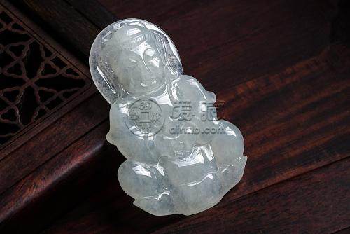 翡翠糯化和糯冰區(qū)別 翡翠糯化和糯冰哪個(gè)好